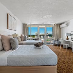 Cozy Beachfront Studio | Two Beds | ESJ Towers