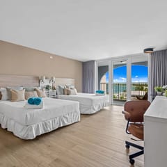 Modern Oceanview Studio @ ESJ/2 queen beds
