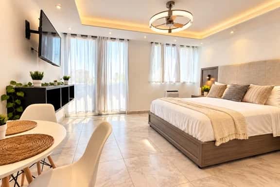Luxury escape in Isla Verde | Walk to the Beach - Image 1