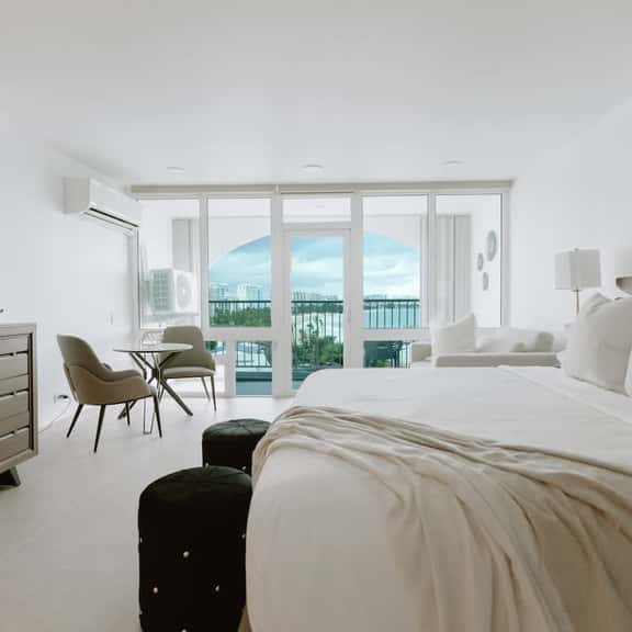 Lux Beachfront Studio Isla Verde - Image 1