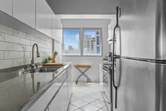 4B Condado Center - Image 4